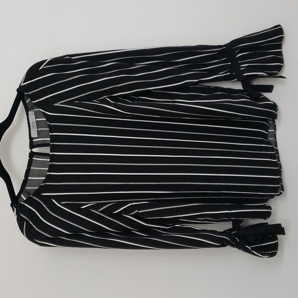 Dalia Black and White Stripe Long Tie Sleeve Blouse Sz Small - Picture 1 of 6